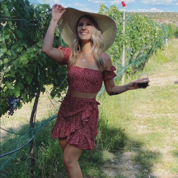 Meet your Posher, Allison - Picture 1 of 1